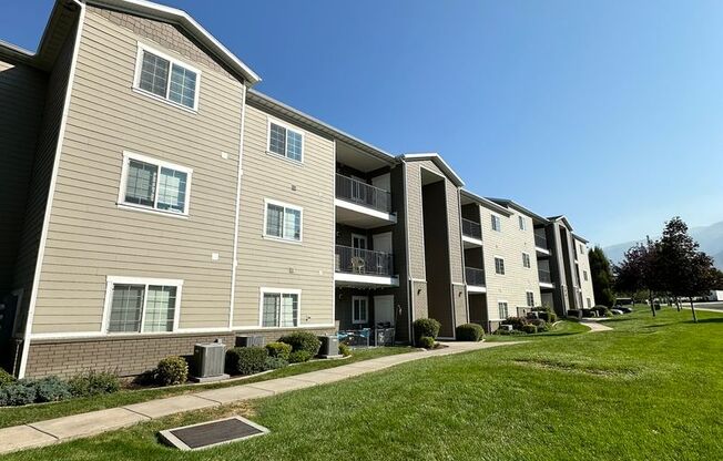 Creekside Oaks Apartments