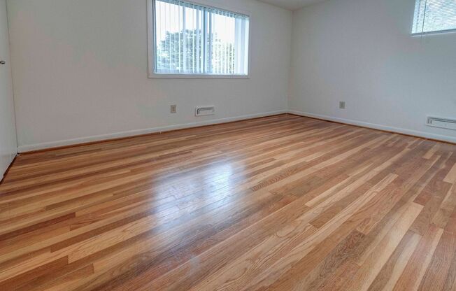 2 beds, 1 bath, 800 sqft, $1,450, Unit 2709-2D