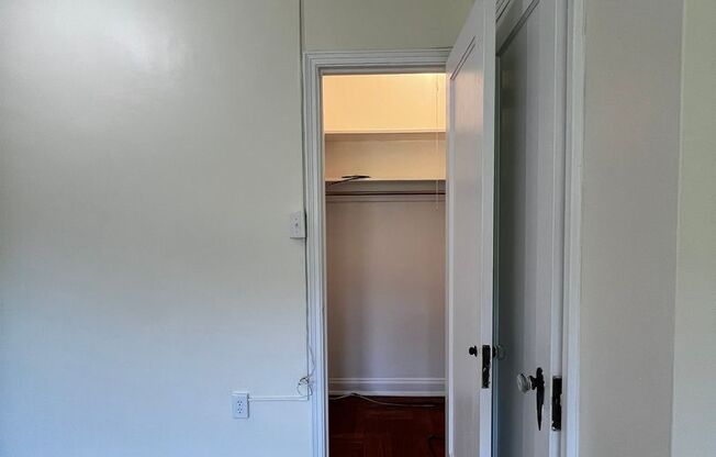 2 beds, 1 bath, 975 sqft, $2,055, Unit Royal York 802