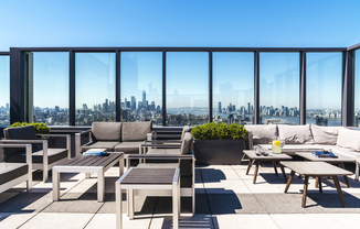 315 W 33rd St