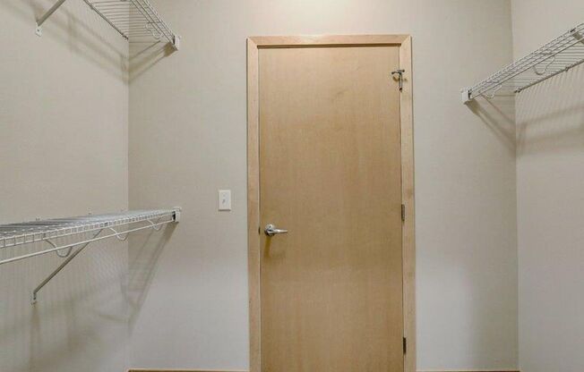 1 bed, 1 bath, 592 sqft, $1,800, Unit 217