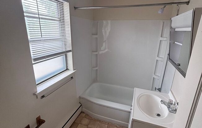 1 bed, 1 bath, 625 sqft, $665, Unit 1500-102
