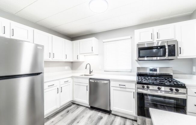 2 beds, 1 bath, 917 sqft, $1,695, Unit 403