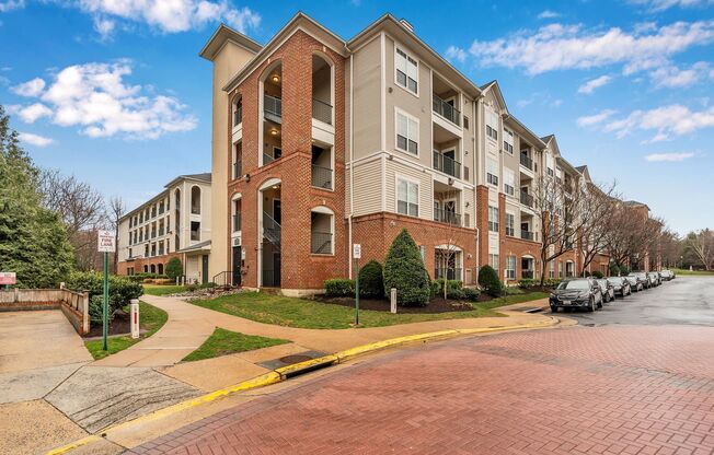 Beautiful 2 Bedroom 2 Bathroom Condo In Much Sought After Exchange At Van Dorn