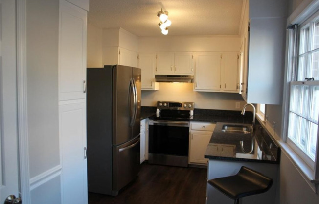 121 CHARLESTOWNE CIR