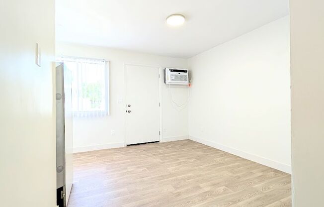 Studio, 1 bath, 391 sqft, $725