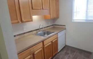 2 beds, 1 bath, 776 sqft, $1,500, Unit 098