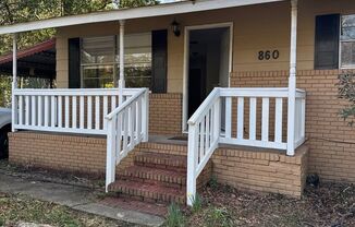 3 Bed, 1 bath Cozy Home in Columbus