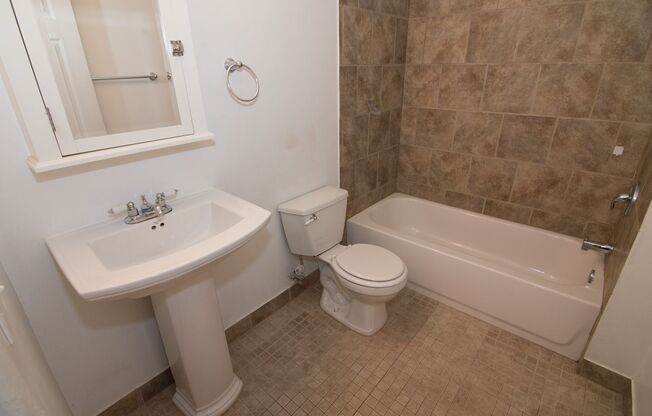 1 bed, 1 bath, $1,150, Unit 201