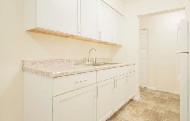 1 bed, 1 bath, 700 sqft, $1,155, Unit 03