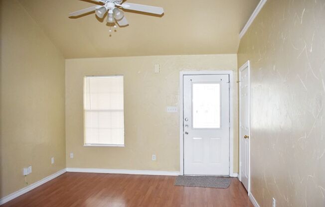 Darling 4 bedroom in desirable White Settlement