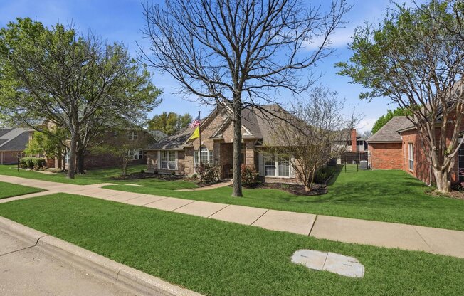6613 BARCLAY LN