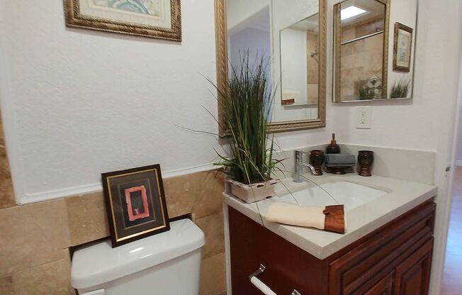 2 beds, 2 baths, 910 sqft, $2,850, Unit 512