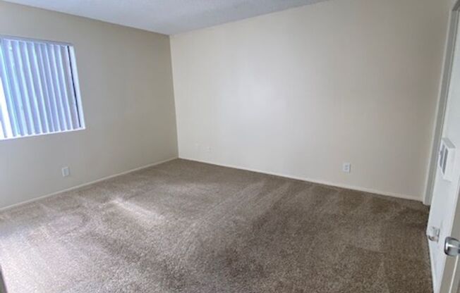 2 beds, 2 baths, 920 sqft, $2,320, Unit 20