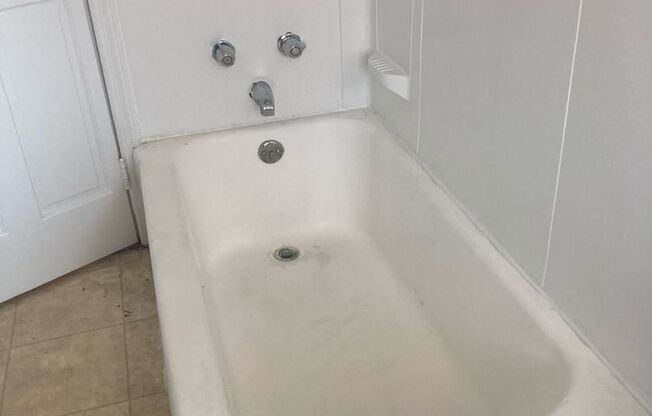 1 bed, 1 bath, $1,050, Unit 1