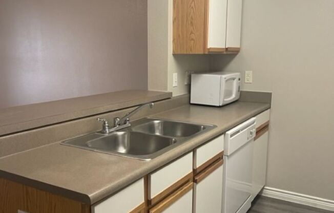1 bed, 1 bath, 543 sqft, $749