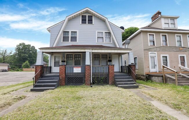 2229-2231 E 5th Ave
