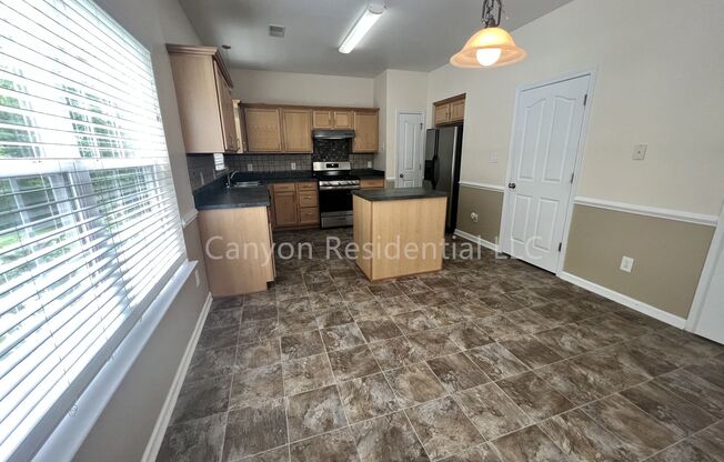 3 beds, 2.5 baths, $1,900