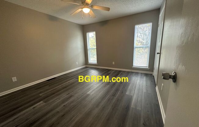 2 beds, 1.5 baths, 1,018 sqft, $850, Unit 17