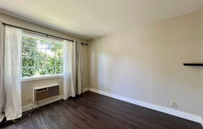 2 beds, 1.5 baths, $2,600