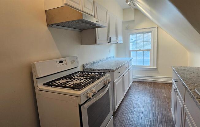 2 beds, 1 bath, 2,988 sqft, $2,800, Unit 3