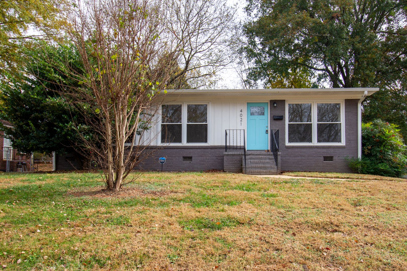 Cozy renovated ranch near Uptown