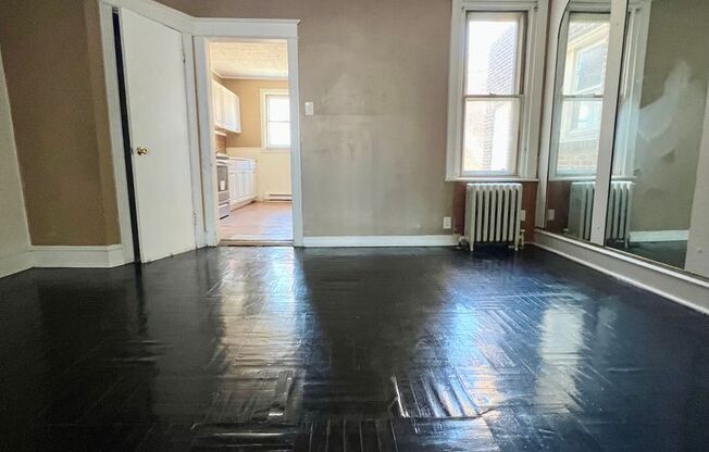 Spacious 3-Bedroom Townhome in Juniata! Available NOW!