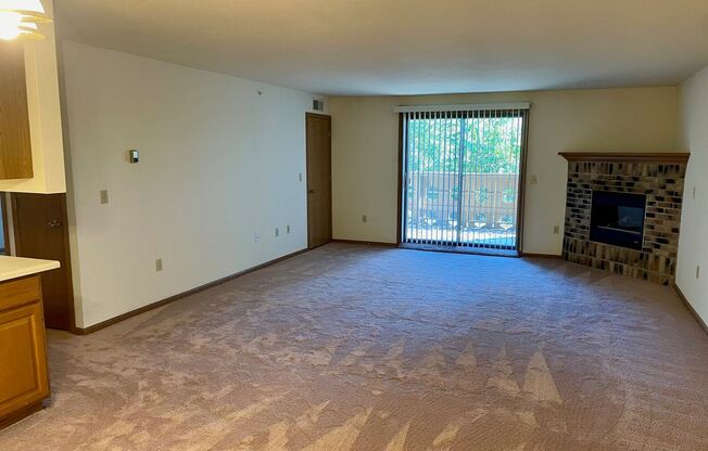 2 beds, 2 baths, 1,400 sqft, $1,650, Unit 6855-103