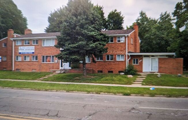 22570 W SEVEN MILE RD