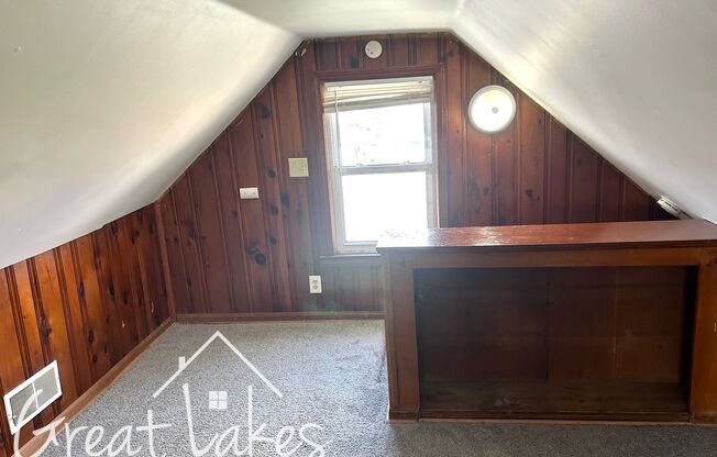 Cozy 1 bedroom / 1 bathroom bungalow now available for rent!