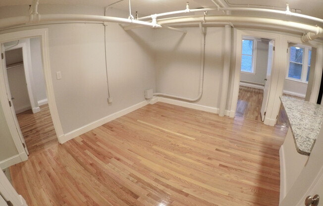 3 beds, 1 bath, $3,800, Unit B