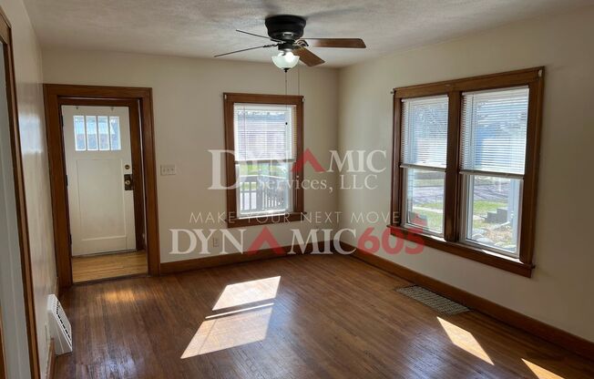 4+BD/2 BATH HOUSE NEAR AUGUSTANA & USF with Garage