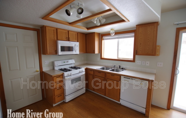 6521 W PARAPET DR