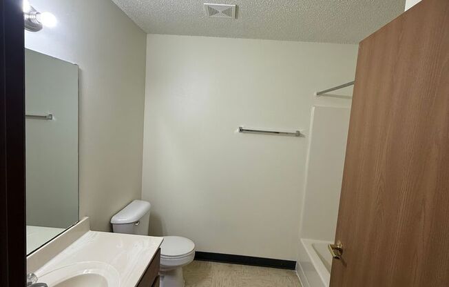 Studio, 1 bath, $950, Unit 804