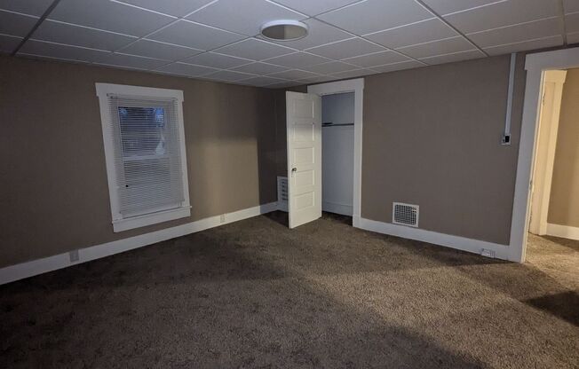 1 bed, 1 bath, $800, Unit Unit B