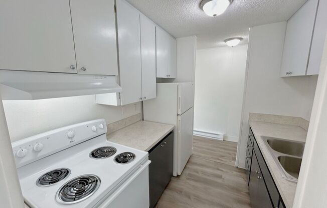 1 bed, 1 bath, 550 sqft, $1,395, Unit B18