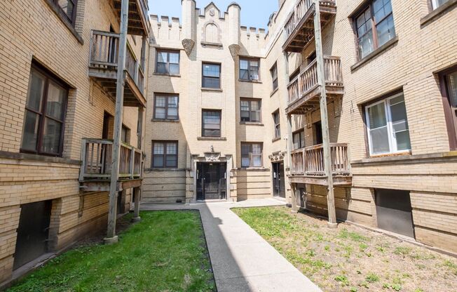 4230-38 Michigan