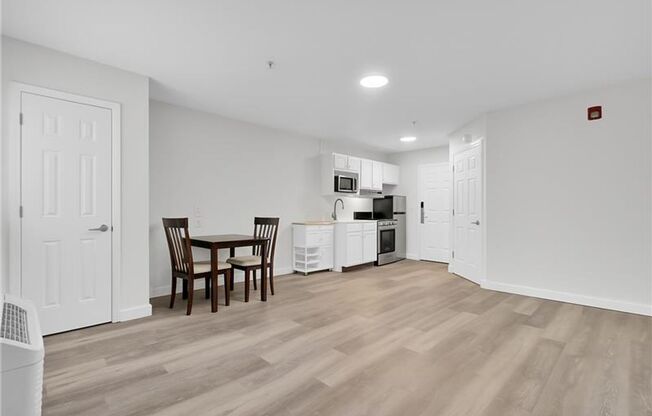 Studio, 1 bath, $1,555, Unit 141