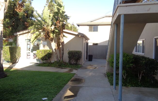 2 beds, 1 bath, $2,095, Unit 575 D