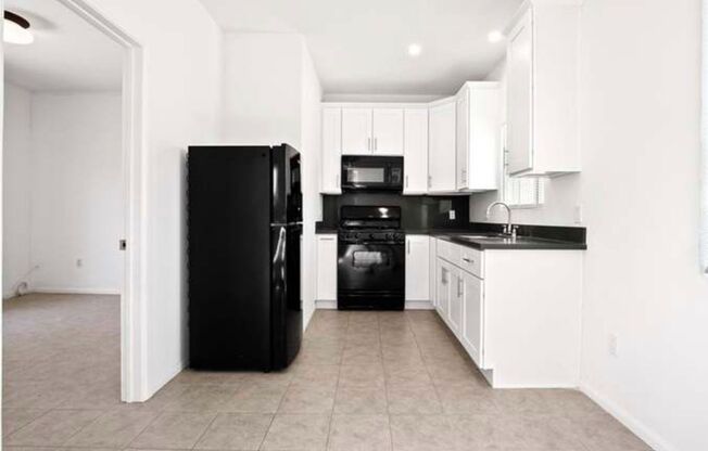 Charming 1 Bed / 1 Bath ADU with Private Patio in Prime Sylmar Location