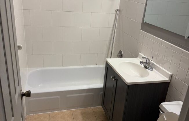 2 beds, 1 bath, 761 sqft, $1,450, Unit 105