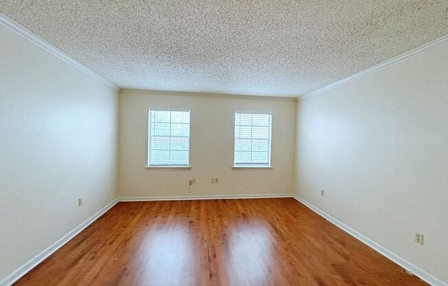 1 Bedroom Upstairs Condo in Mid City