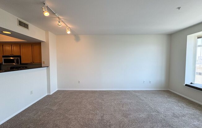 Bankers Hill - Spacious Studio/1 Bath With View of Downtown