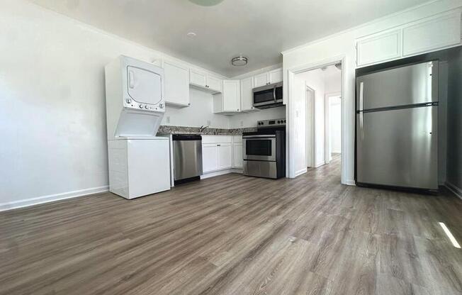 1556 S BEVERLY GLN BLVD