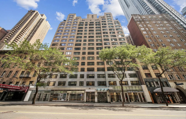 1 bed, 1 bath, 778 sqft, $5,999, Unit 14H