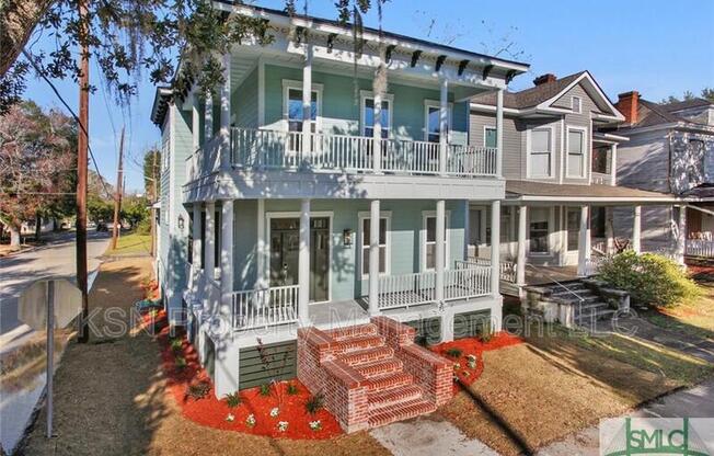 802 A E HENRY ST