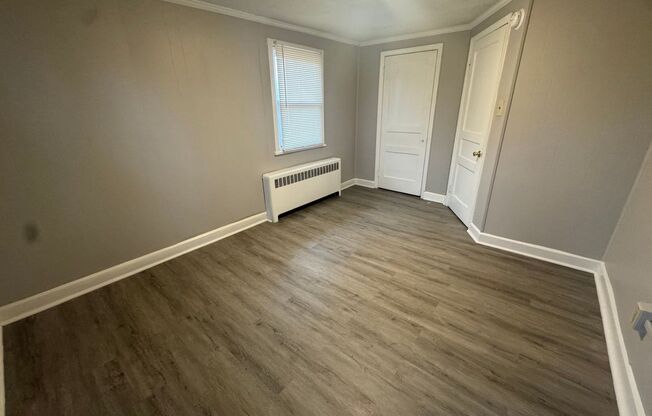 2 beds, 1 bath, $1,500, Unit Apt B