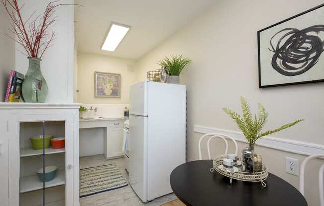 Dining And Kitchen at Malloy Apartment Homes, Seattle