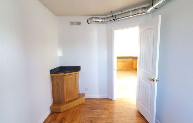 1 bed, 1 bath, $1,250