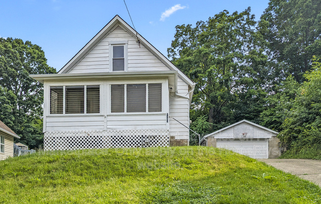 1323 LEASIDE DR